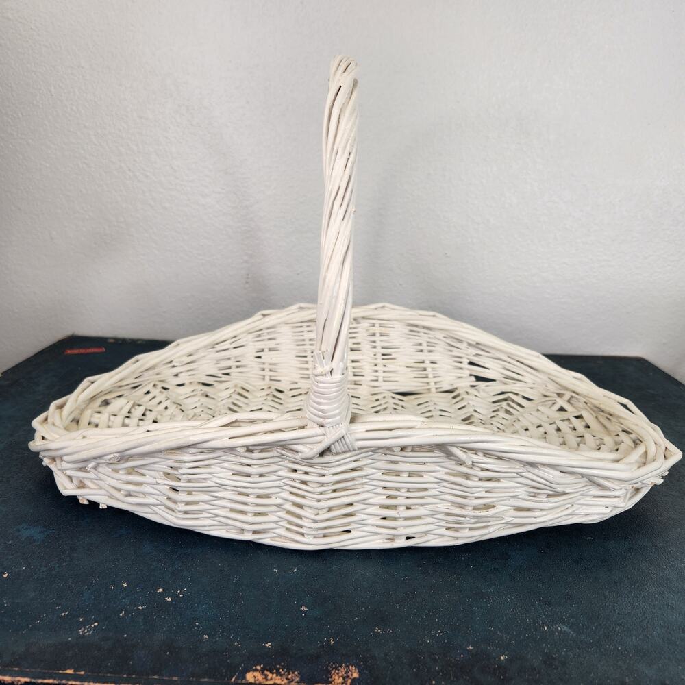 Vintage White Flat Wicker Gathering Basket With Handle Harvest Garden Farmhouse